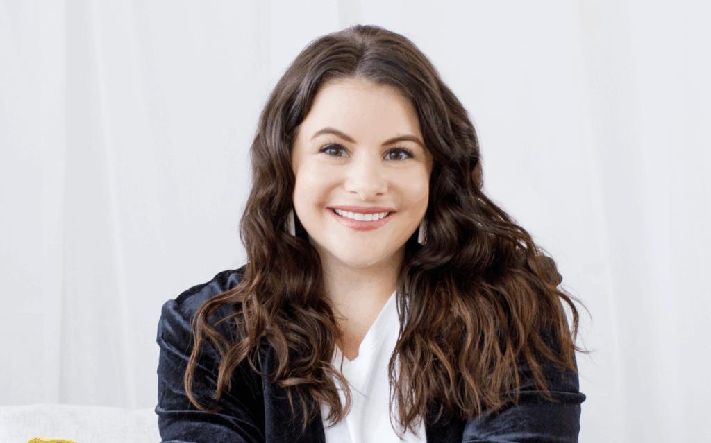 Turn One Post into $15,000 with Adrienna McDermott – Wedding Academy